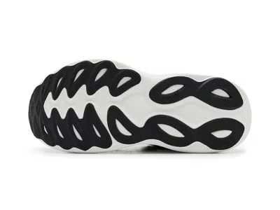 Mizuno Wave Sky 9 In Black