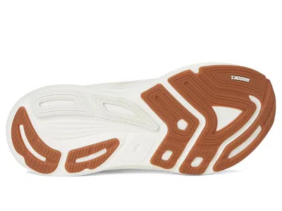 Brooks Revel 8 In White