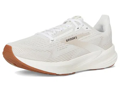 Brooks Revel 8 In White