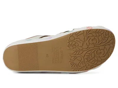 L'artiste By Spring Step Cuddlecake In White