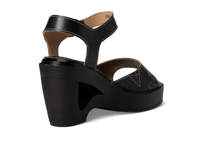 L'artiste By Spring Step Coolchic In Multi