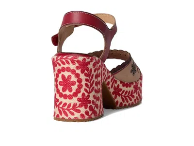 L'artiste By Spring Step Hendrix In Red