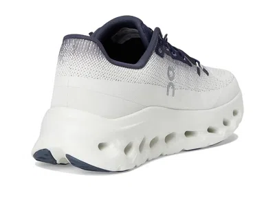 On Cloudtilt Trainers In Black