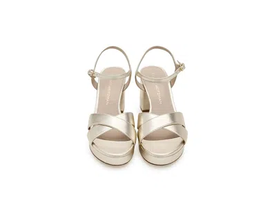 Stuart Weitzman Dayna Platform 80 In Neutral