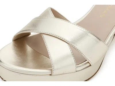 Stuart Weitzman Dayna Platform 80 In Neutral