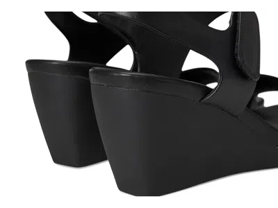 Naturalizer Imani High In Black