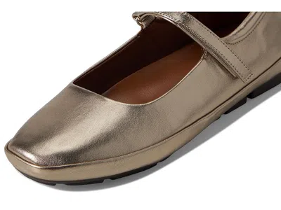Naturalizer Behold2 In Gold