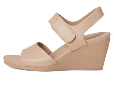 Naturalizer Imani High