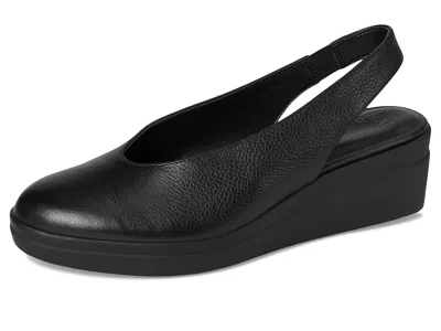 Naturalizer Sutton Pump In Black