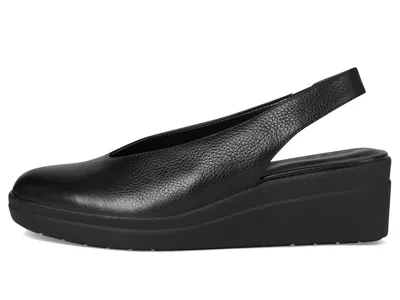 Naturalizer Sutton Pump In Black