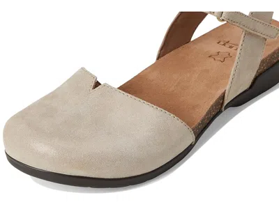 Dansko Rowan Flat In Neutral