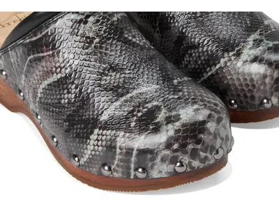 Dansko Andie Platform Mule In Black