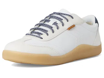 Dr. Scholl's Be True In White