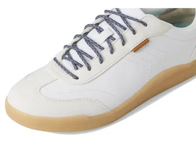 Dr. Scholl's Be True In White