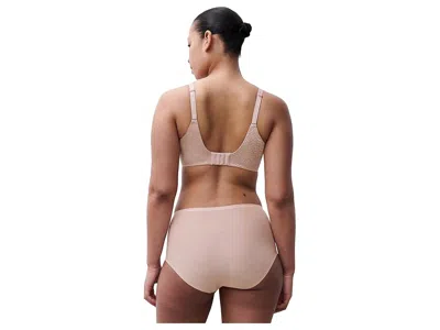 Chantelle Back Smoothing Minimizer Bra In Neutral