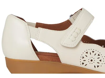 Cobb Hill Rully In White