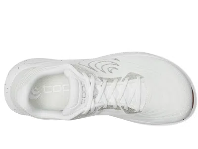 Topo Athletic Phantom 4