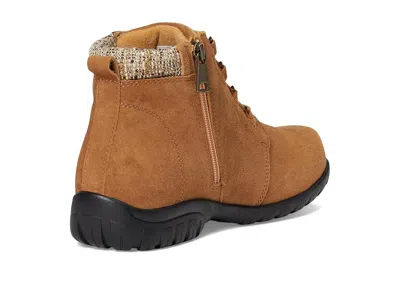 Propét Delaney In Brown