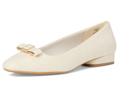 Anne Klein Cadey Flat In White