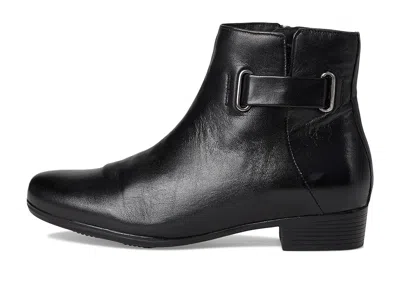 Trotters Extra Wide Width Maxwell Bootie In Black