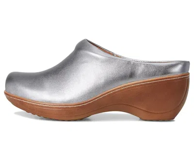 Softwalk Madison Clog In Silver
