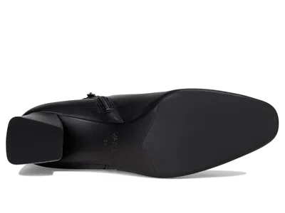 Vaneli Zoey In Black