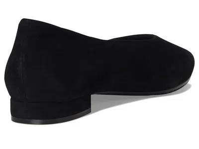 Vaneli Gracie In Black