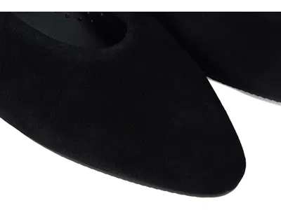 Vaneli Gracie In Black