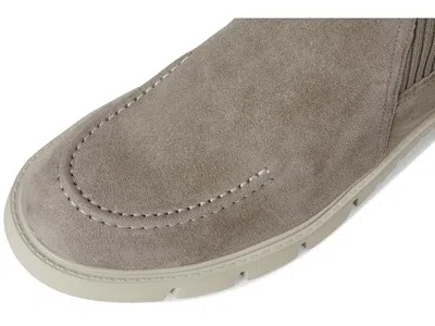 Vaneli Nalda In Brown