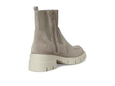 Vaneli Nalda In Brown