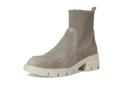 Vaneli Nalda In Brown