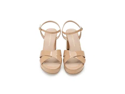 Stuart Weitzman Dayna Patent Crisscross Platform Sandals In Neutral
