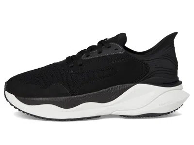 Clarks Pace Sneaker In Black