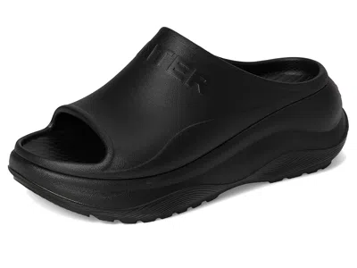 Hunter Haddie In Black