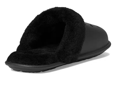 Crocs Classic Slippers Black : In Black