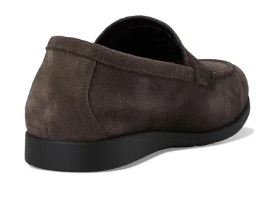 Mephisto Valner In Gray