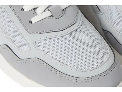 Wolf & Shepherd Crossover Runner Sport Sneaker In Gray