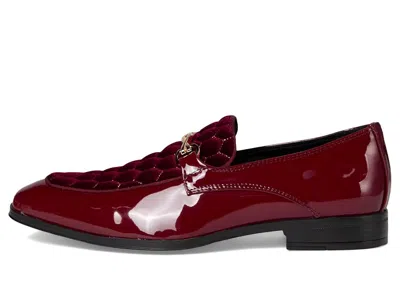 Stacy Adams Sprague Quilted Vamp Loafer In Burgundy