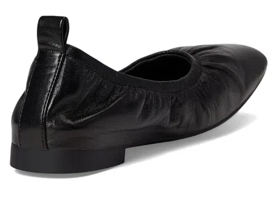 Vaneli Vicky In Black