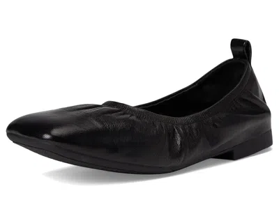 Vaneli Vicky In Black