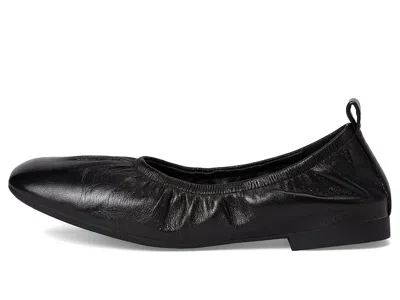 Vaneli Vicky In Black