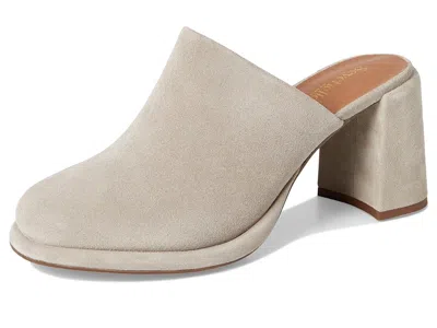 Seychelles Honor Platform Mule In Neutral