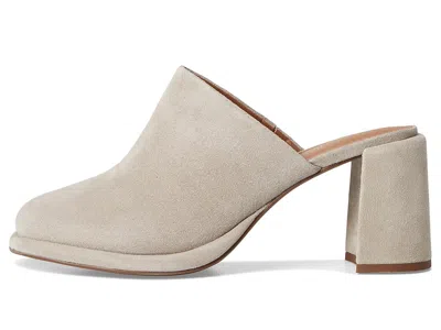 Seychelles Honor Platform Mule In Neutral