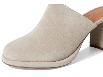 Seychelles Honor Platform Mule In Neutral