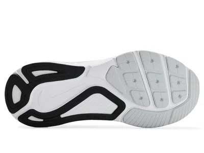 Nike Structure 26 In White