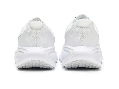 Nike Revolution 8 In White