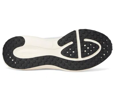 Nike Revolution 8 In White