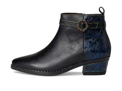 L'artiste By Spring Step Acree In Black
