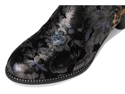 L'artiste By Spring Step Dessalynn Bootie In Multi
