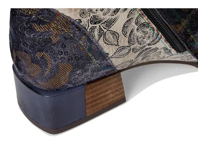 L'artiste By Spring Step Sipperb In Blue